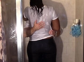 Big black booty grinding white dick in shower till they cum